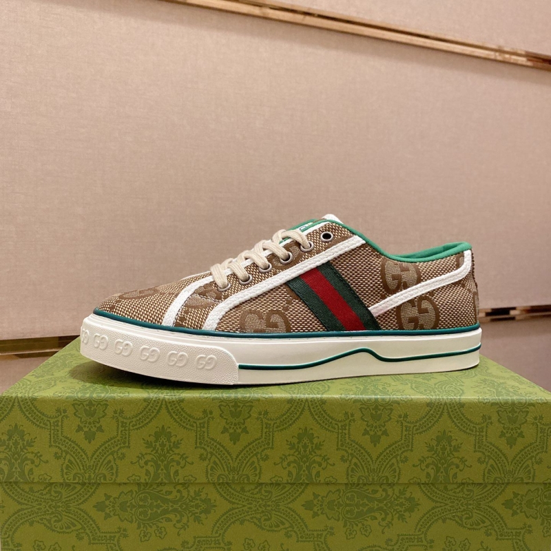 G*u*i casual shoes